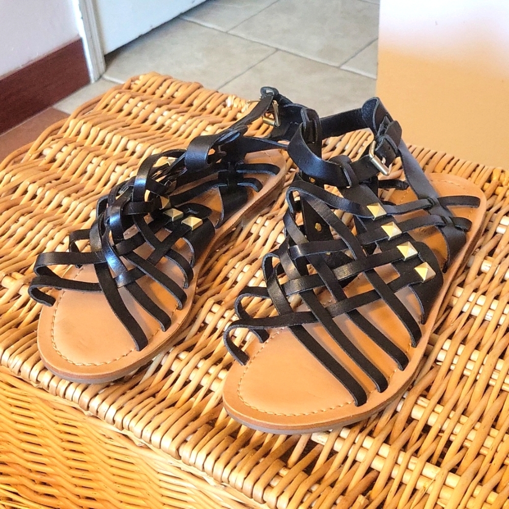 Marc fisher black leather studded sandals